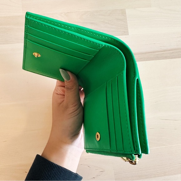 BOTTEGA VENETA - Small Cassette Bi-Fold Zip Wallet (Parakeet) - Picture 2 of 5